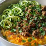 Blitzschnelle Low Carb Süßkartoffel Hackfleisch Zucchini Bowl
